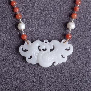 山料和田白玉凤凰项链