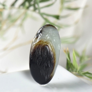 籽料和田白玉孔子吊坠