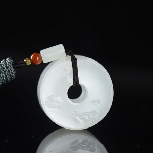 籽料和田白玉山水平安扣吊坠