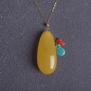 18K鸡油黄蜜蜡水滴项链