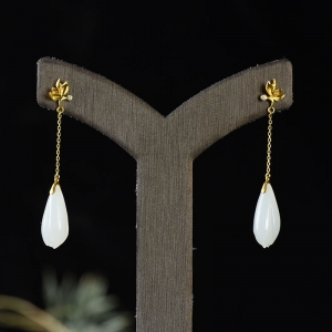 18K籽料和田白玉玉兰花耳坠