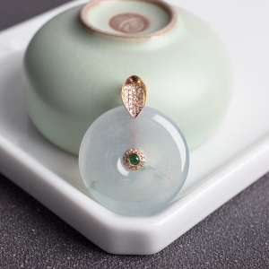18K糯冰种飘花翡翠平安扣吊坠