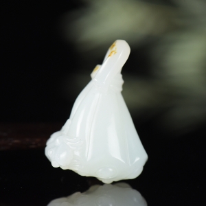 籽料和田白玉莲蓬顶呱呱吊坠