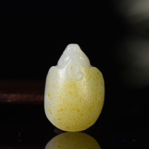 籽料和田白玉龙龟吊坠