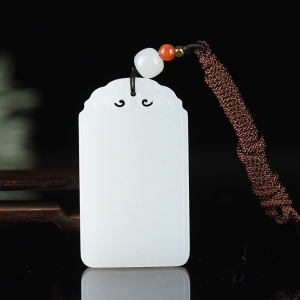 籽料和田白玉无事牌吊坠