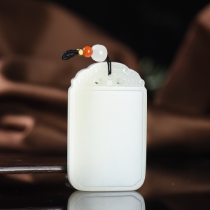 籽料和田白玉无事牌吊坠