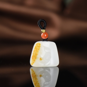 籽料和田白玉荷花吊坠