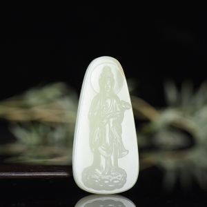 籽料和田白玉观音吊坠