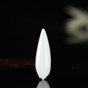 籽料和田白玉玉兰花吊坠