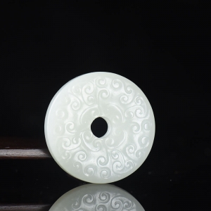 籽料和田白玉守护平安扣吊坠