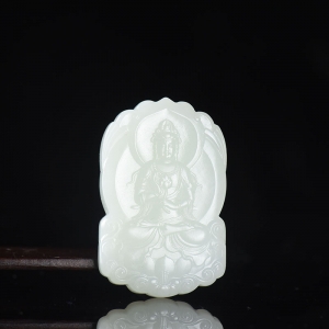 山料和田白玉持莲观音吊坠