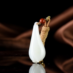 籽料和田白玉玉兰花吊坠