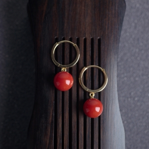 18K沙丁牛血红珊瑚圆珠耳环