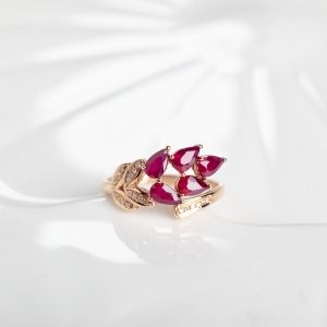 18K鸽血红红宝石戒指