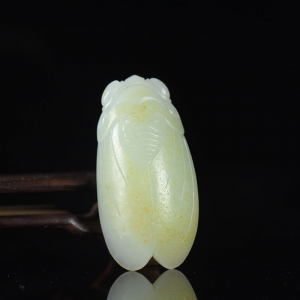 籽料和田白玉一鸣惊人吊坠