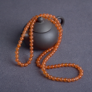 7.5mm冰红南红108佛珠