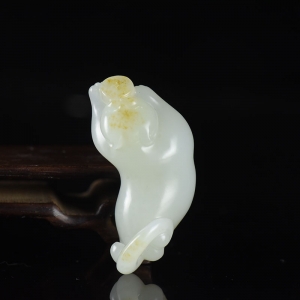 籽料和田白玉招财猫吊坠