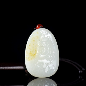 籽料和田白玉凤穿牡丹吊坠