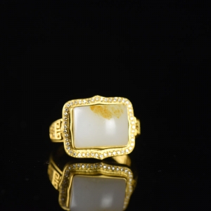 18K籽料和田白玉马鞍戒指