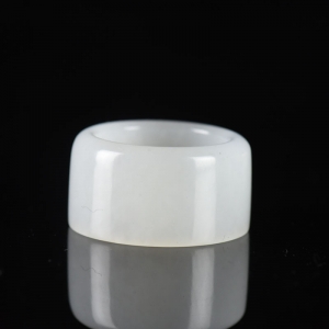 籽料和田白玉扳指