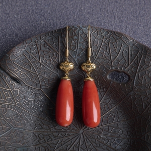 18KMOMO珊瑚水滴耳环