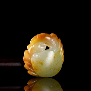 籽料和田玉八方来财吊坠