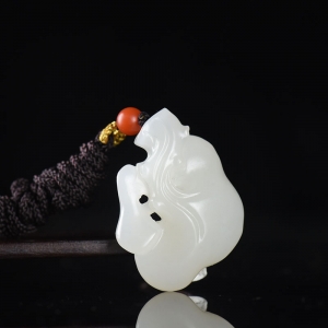 籽料和田白玉如意吊坠