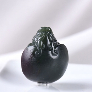 籽料和田青玉龙龟吊坠