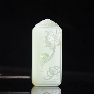 籽料和田白玉荷塘清趣吊坠