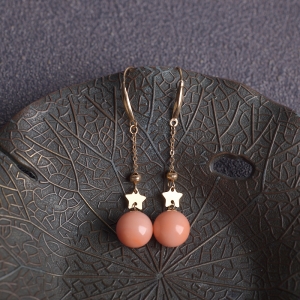 18KMOMO珊瑚圆珠耳环