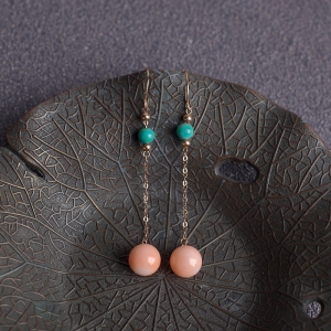 18KMOMO珊瑚圆珠耳环