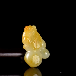 籽料和田玉福禄吊坠