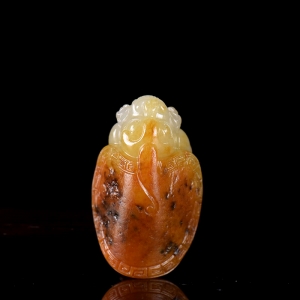 籽料和田玉黄沁龙龟吊坠