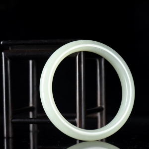 61mm山料和田白玉手镯