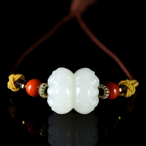 籽料和田白玉并蒂莲锁骨链