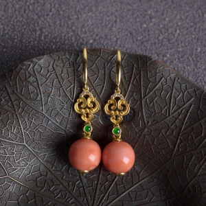 18KMOMO珊瑚圆珠耳环