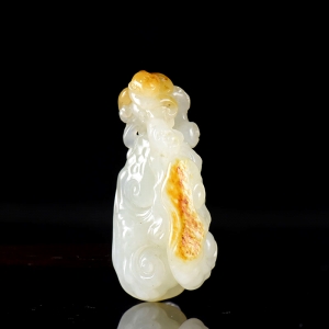 籽料和田白玉如意吊坠