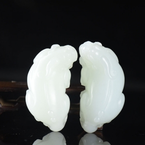 山流水料和田羊脂白玉貔貅吊坠（二件）