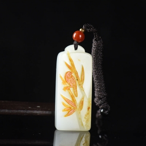 籽料和田白玉报喜吊坠