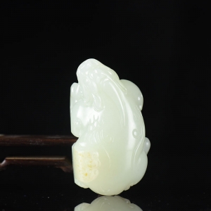 籽料和田白玉貔貅吊坠