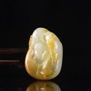 籽料和田白玉年年有余吊坠