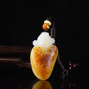 籽料和田白玉龙龟吊坠
