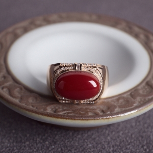 18K阿卡牛血红珊瑚戒指