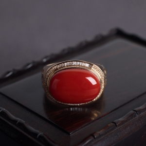 18K阿卡牛血红珊瑚戒指
