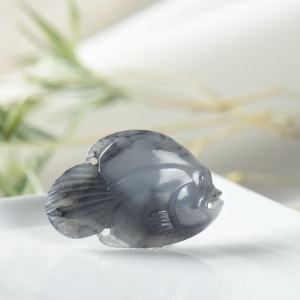 籽料和田青花鱼吊坠