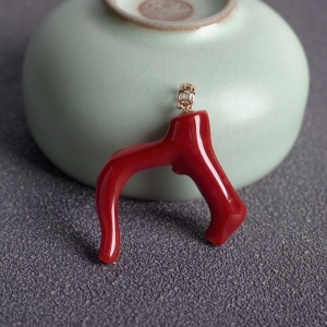 18K阿卡牛血红珊瑚树枝吊坠