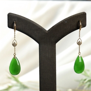 18K山料和田碧玉水滴耳坠