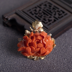 18KMOMO珊瑚牡丹花吊坠