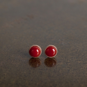 18K阿卡牛血红珊瑚圆形耳钉