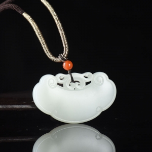 山流水料和田羊脂白玉平安锁吊坠